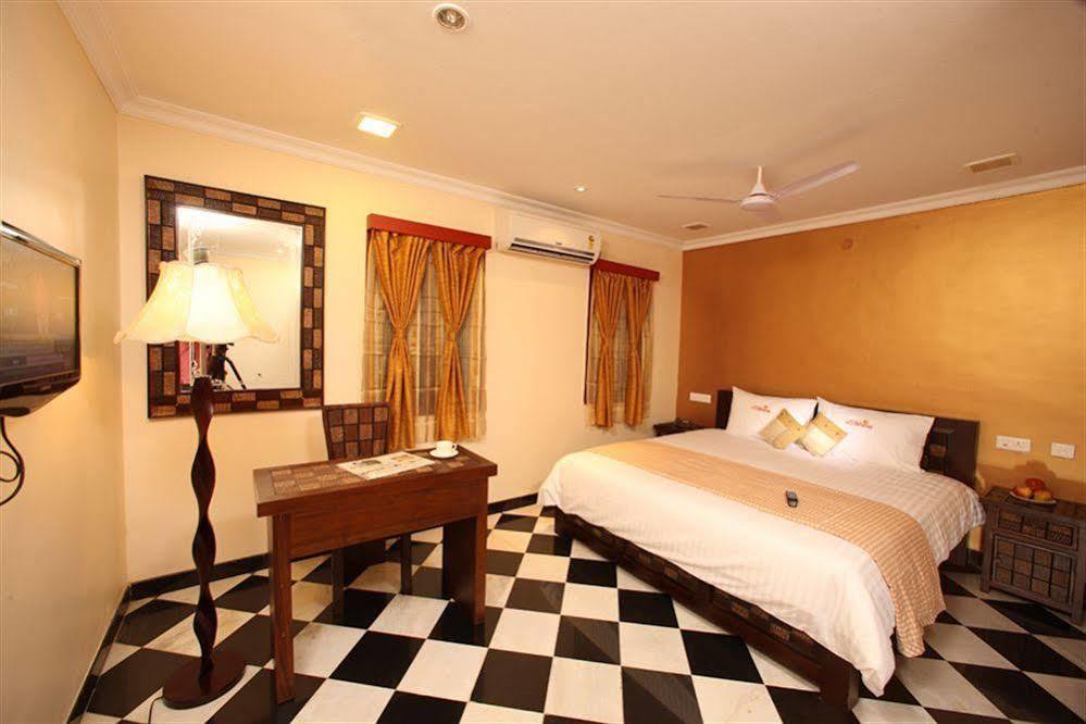 Meenakshi'S Sunshine Hotel Madurai Exteriör bild