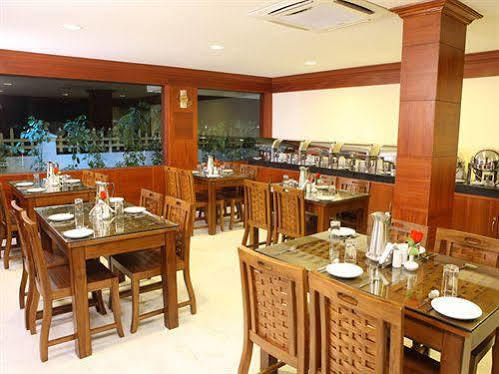 Meenakshi'S Sunshine Hotel Madurai Exteriör bild